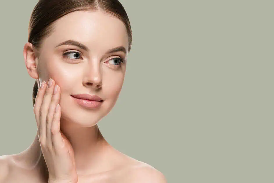 Woman with smooth skin representing the results of an SSSC Glow Up Treatment in Scottsdale, AZ